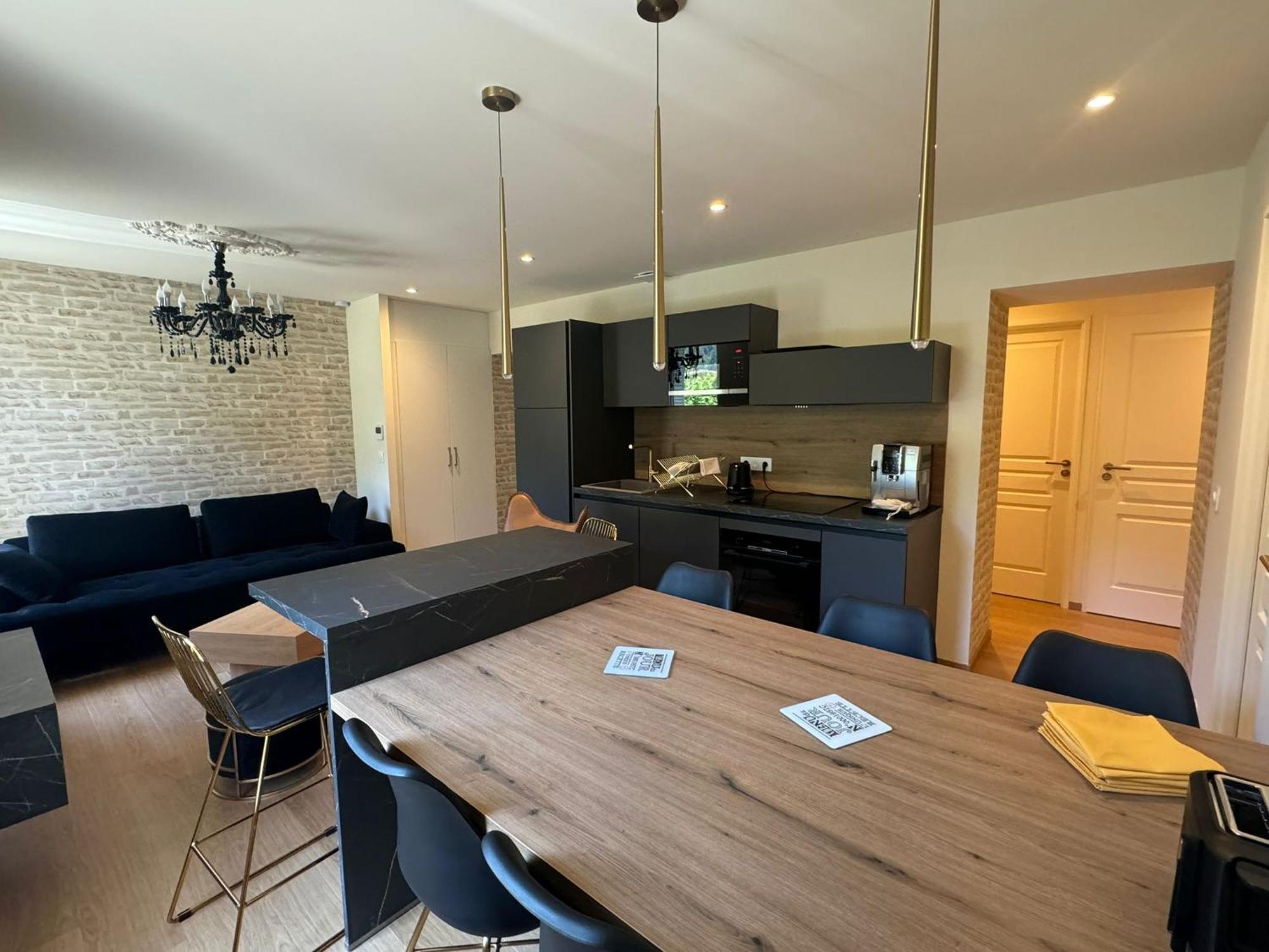 Appartements Confortables Avec Vue Montagne - Residence Villa Belle Fleur Château-Ville-Vieille Exteriör bild