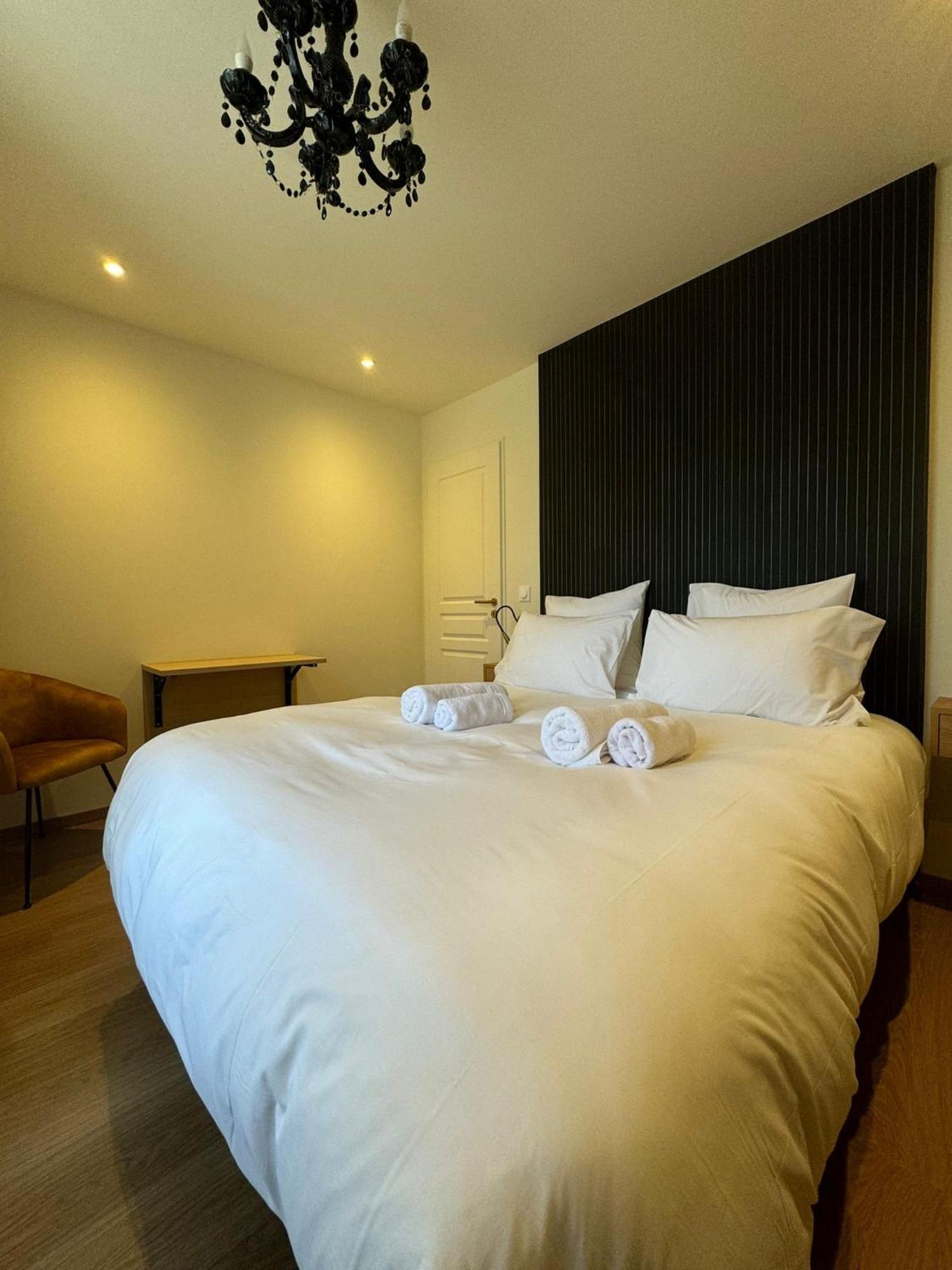 Appartements Confortables Avec Vue Montagne - Residence Villa Belle Fleur Château-Ville-Vieille Exteriör bild
