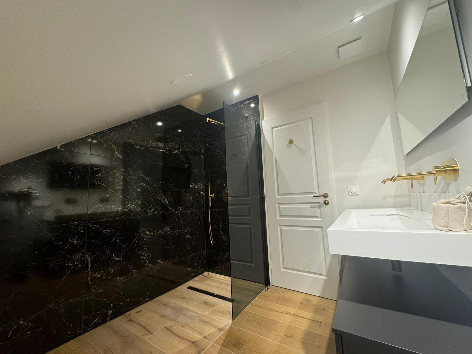 Appartements Confortables Avec Vue Montagne - Residence Villa Belle Fleur Château-Ville-Vieille Exteriör bild