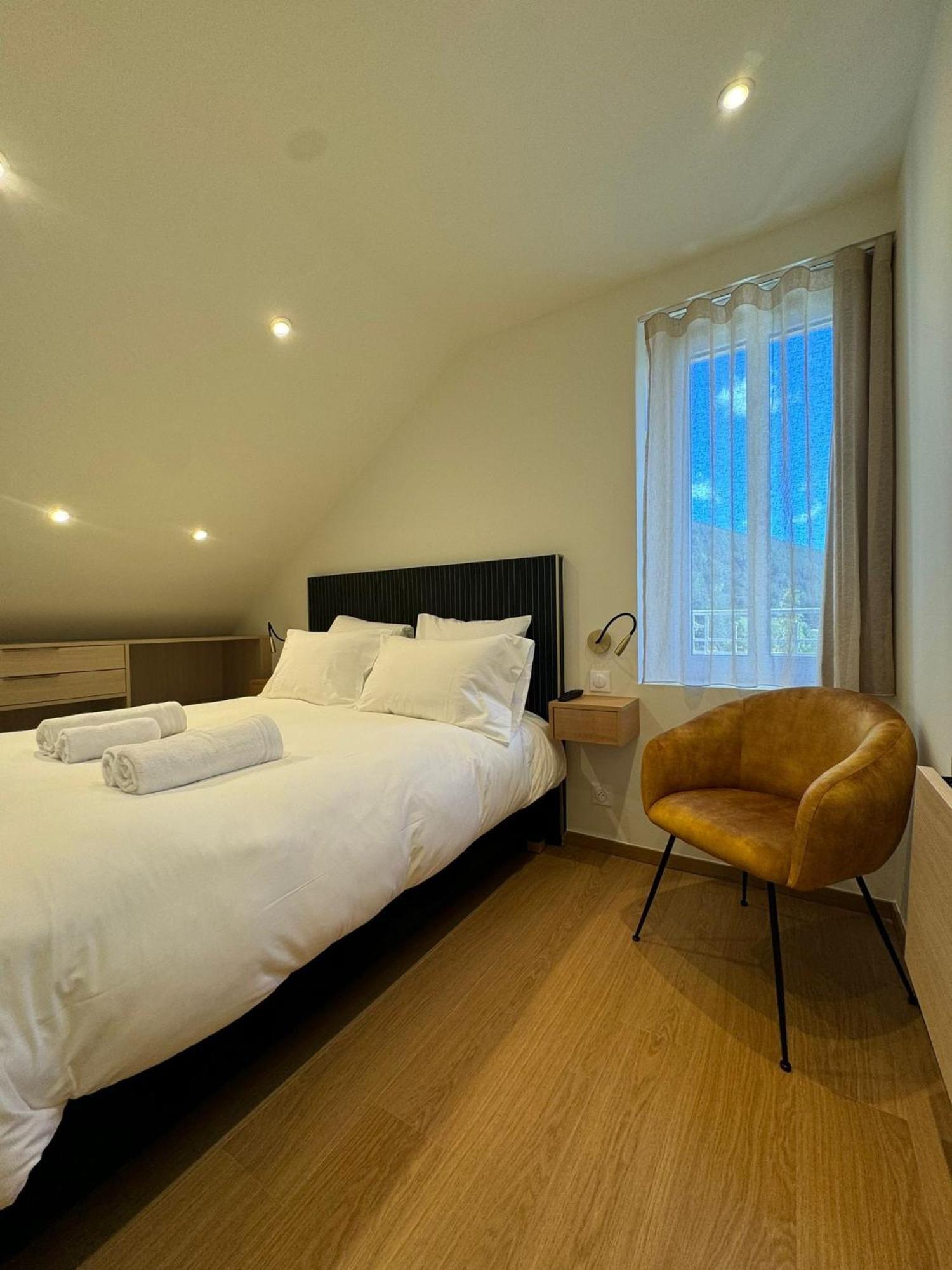 Appartements Confortables Avec Vue Montagne - Residence Villa Belle Fleur Château-Ville-Vieille Exteriör bild