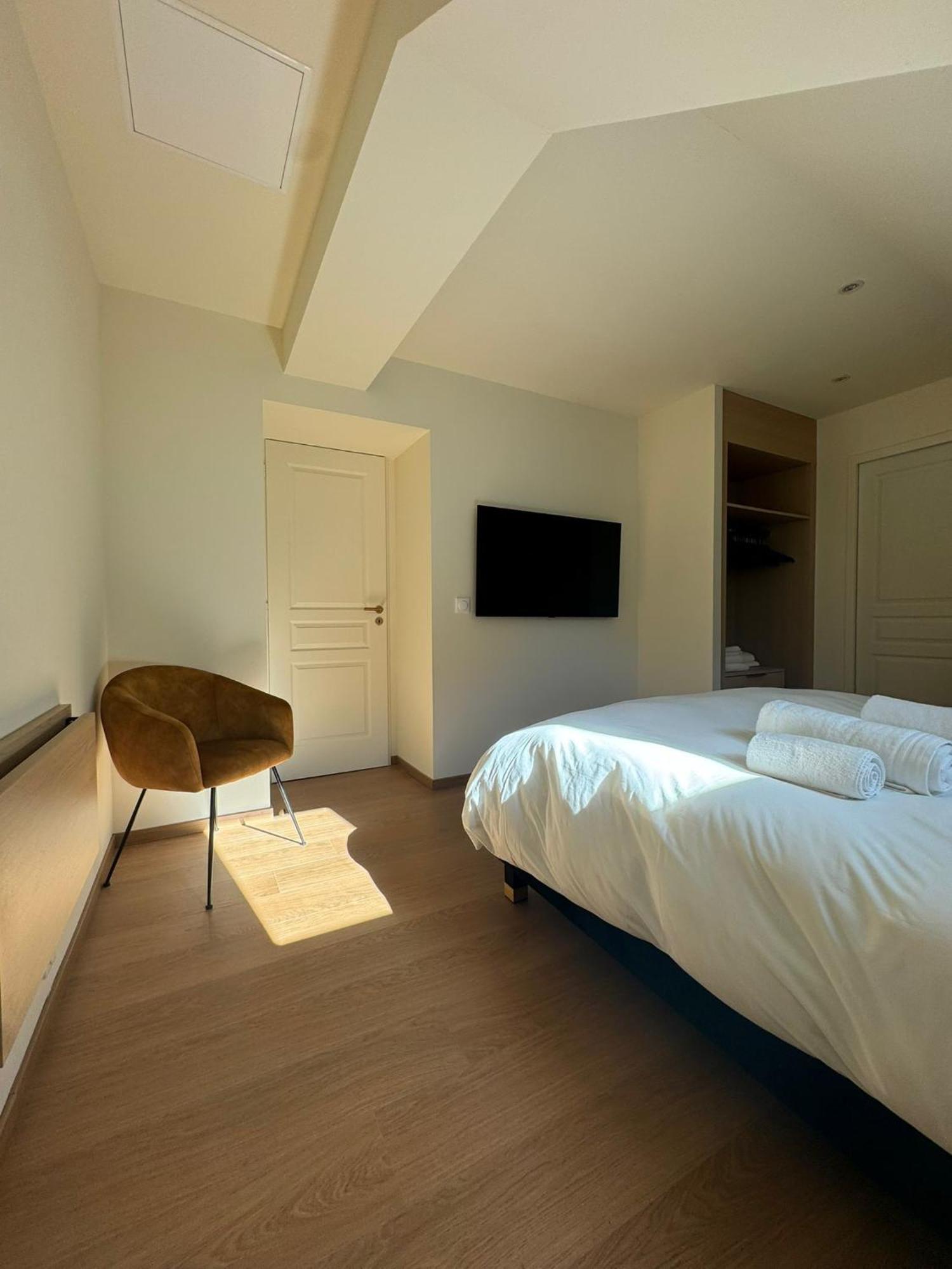 Appartements Confortables Avec Vue Montagne - Residence Villa Belle Fleur Château-Ville-Vieille Exteriör bild