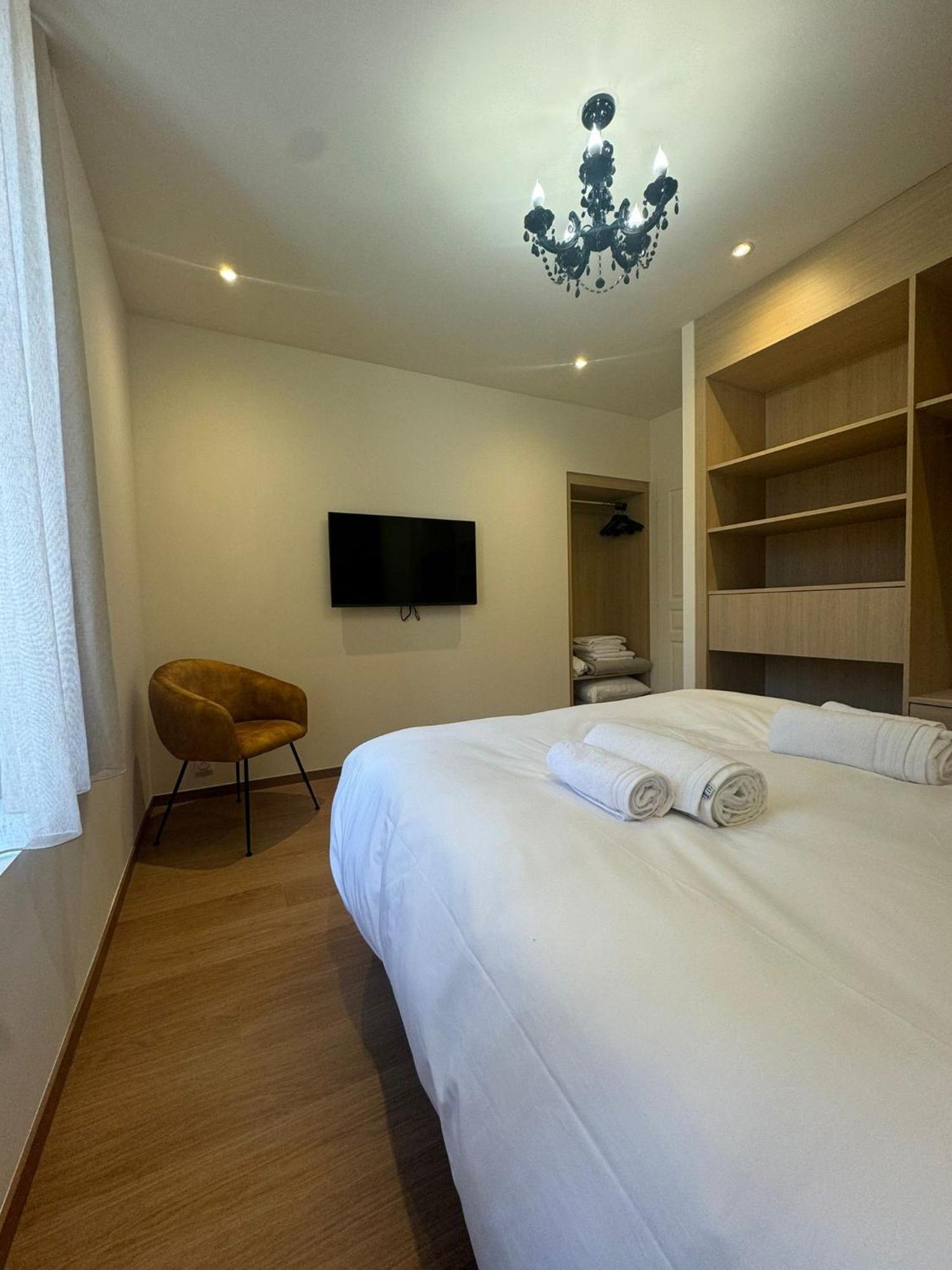 Appartements Confortables Avec Vue Montagne - Residence Villa Belle Fleur Château-Ville-Vieille Exteriör bild