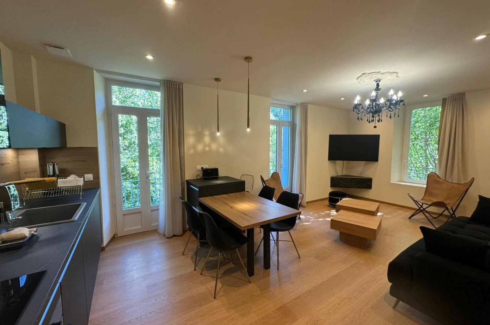 Appartements Confortables Avec Vue Montagne - Residence Villa Belle Fleur Château-Ville-Vieille Exteriör bild