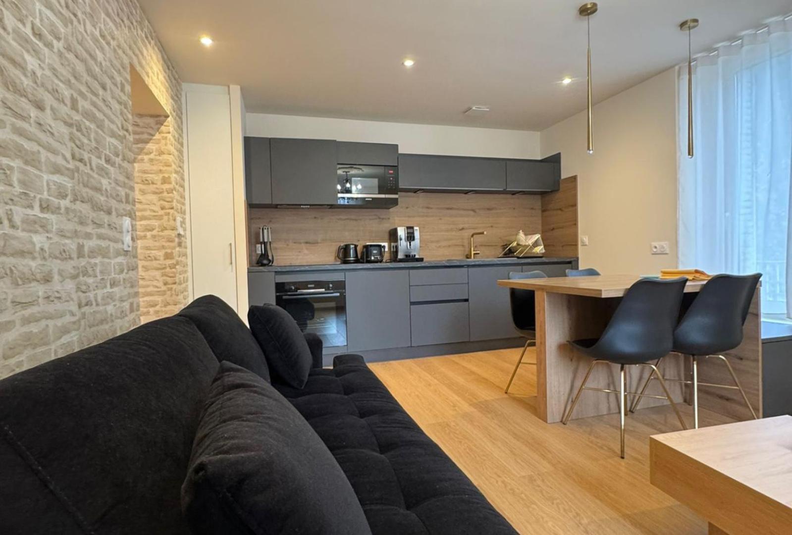 Appartements Confortables Avec Vue Montagne - Residence Villa Belle Fleur Château-Ville-Vieille Exteriör bild